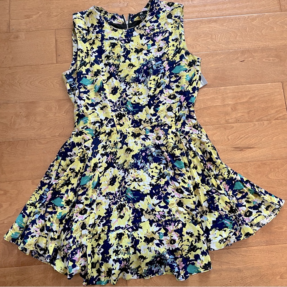 ⛸️ H&M ⛸️Daffodil Floral Sleeveless Dress. Size 10 - Picture 9 of 12